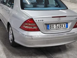 Usata 2002 Mercedes C220 Avantgarde Tre volumi | 3200 € (Buon prezzo)