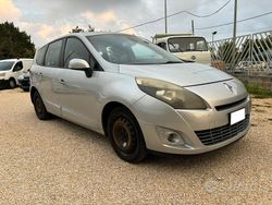 Grigio Usata 2009 Renault Scénic III Monovolume | 500 € (Super prezzo)
