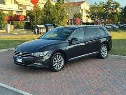 Grigio Usata 2021 VW Passat Business Station wagon | 16.800 € (Ottimo prezzo)
