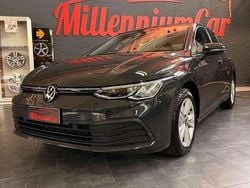 Grigio Usata 2022 VW Golf VIII Life Tre volumi | 15.000 € (Buon prezzo)