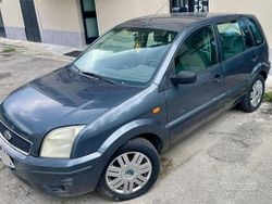 Usata 2003 Ford Fusion | 2000 €