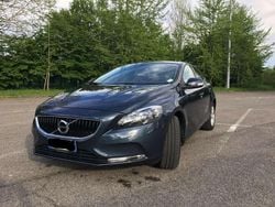 Blu/azzurro Usata 2018 Volvo V40 Business Edition Tre volumi | 9400 € (Buon prezzo)