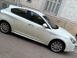Bianco Usata 2011 Alfa Romeo Giulietta Due volumi | 4450 € (Ottimo prezzo)