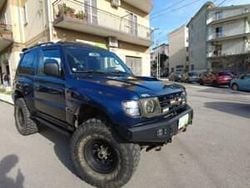 Blu Usata 2000 Mitsubishi Pajero SUV | 10.990 €