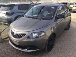 Pietra metallizzato Usata 2022 Lancia Ypsilon Silver Due volumi | 9900 € (Buon prezzo)