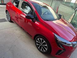Rosso Usata 2024 Mitsubishi Colt Invite Tre volumi | 13.900 € (Cara)
