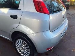 Grigio Usata 2016 Fiat Punto Lounge Tre volumi | 3900 € (Ottimo prezzo)