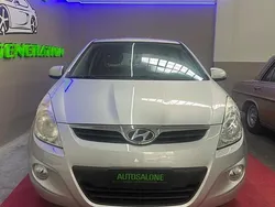 Argento Usata 2011 Hyundai i20 Edition Tre volumi | 2990 € (Super prezzo)