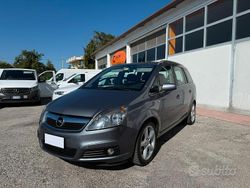 Grigio Usata 2005 Opel Zafira Cosmo Monovolume | 3250 € (Buon prezzo)