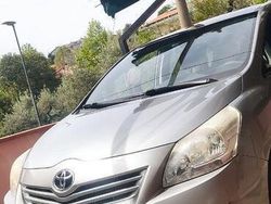 Verde Usata 2011 Toyota Verso Monovolume | 7000 € (Molto cara)
