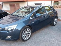 Blu Usata 2010 Opel Astra Cosmo Tre volumi | 4500 € (Buon prezzo)