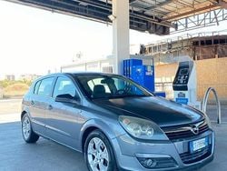 Grigio Usata 2005 Opel Astra Tre volumi | 700 € (Super prezzo)