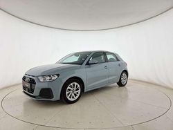 Grigio metallizzato chiaro Usata 2024 Audi A1 Sportback Advanced Due volumi | 26.400 € (Buon prezzo)
