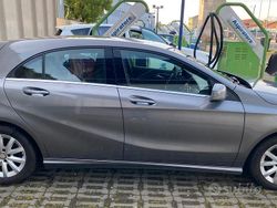 Grigio Usata 2014 Mercedes A200 Tre volumi | 9900 € (Super prezzo)