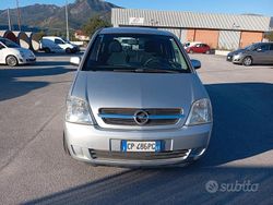 Grigio Usata 2004 Opel Meriva Cosmo Monovolume | 900 € (Ottimo prezzo)