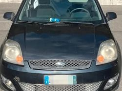 Grigio Usata 2007 Ford Fiesta Due volumi | 1500 € (Ottimo prezzo)