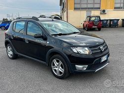 Nero Usata 2016 Dacia Sandero Prestige Tre volumi | 6500 € (Buon prezzo)