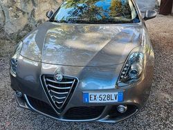 Usata 2014 Alfa Romeo Giulietta Distinctive Tre volumi | 6000 € (Buon prezzo)