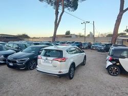 Bianco Usata 2018 Toyota RAV4 Hybrid Business Edition SUV | 22.850 € (Cara)