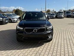 Nero(met.) Usata 2021 Volvo XC40 Momentum SUV | 24.000 € (Buon prezzo)