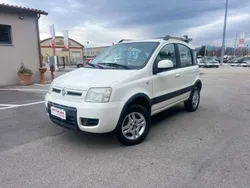Bianco Usata 2012 Fiat Panda 4x4 Climbing Due volumi | 6900 € (Buon prezzo)