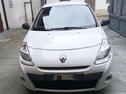 Bianco Usata 2012 Renault Clio IV Tre volumi | 3000 € (Ottimo prezzo)
