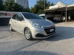 Grigio Usata 2016 Peugeot 208 Active Due volumi | 6790 € (Ottimo prezzo)
