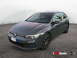 Grigio Usata 2022 VW Golf VIII Life Tre volumi | 21.500 € (Buon prezzo)