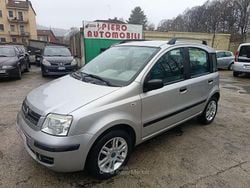 Argento Usata 2005 Fiat Panda Emotion Tre volumi | 4100 € (Buon prezzo)
