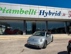 Argento Usata 2004 VW Beetle Cabrio | 7490 € (Molto cara)