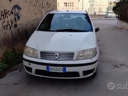 Bianco Usata 2009 Fiat Punto Active Tre volumi | 999 € (Super prezzo)
