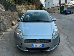 Grigio Usata 2007 Fiat Grande Punto Due volumi | 2800 € (Buon prezzo)