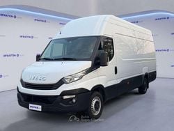 Bianco Usata 2017 Iveco Daily Tre volumi | 13.490 € (Ottimo prezzo)