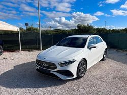 Bianco Usata 2023 Mercedes A180 AMG Line Premium Tre volumi | 30.450 € (Buon prezzo)