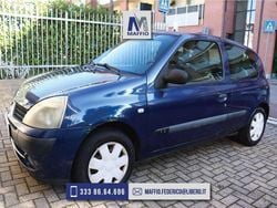 Blu/azzurro Usata 2004 Renault Clio II Authentique Tre volumi | 1900 € (Buon prezzo)