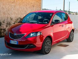 Rosso Usata 2022 Lancia Ypsilon Gold Due volumi | 10.400 € (Ottimo prezzo)