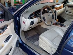 Blu Usata 2003 Jaguar XJ8 Tre volumi | 7000 € (Ottimo prezzo)