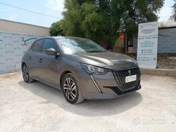 Grigio Usata 2023 Peugeot 208 Style Due volumi | 14.500 € (Buon prezzo)