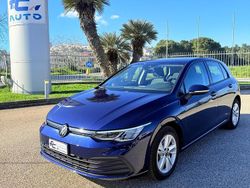 Blu Usata 2022 VW Golf VIII Life Tre volumi | 18.490 € (Buon prezzo)