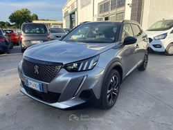 Argento Usata 2023 Peugeot 2008 GT SUV | 17.900 € (Buon prezzo)
