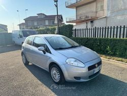 Grigio Usata 2008 Fiat Grande Punto Dynamic Due volumi | 1900 € (Buon prezzo)