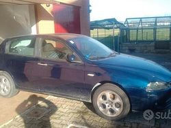 Blu Usata 2007 Alfa Romeo 147 Due volumi | 1500 € (Buon prezzo)