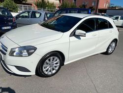 Bianco Usata 2014 Mercedes CLA180 Premium Tre volumi | 10.800 € (Buon prezzo)