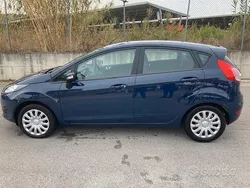 Blu/azzurro Usata 2015 Ford Fiesta Due volumi | 5500 € (Buon prezzo)