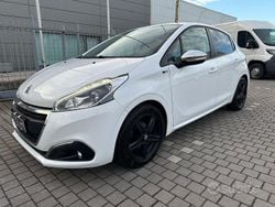 Bianco Usata 2016 Peugeot 208 Style Due volumi | 8300 € (Buon prezzo)