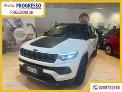 Bianco tetto nero Usata 2023 Jeep Compass Limited SUV | 23.990 € (Buon prezzo)