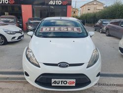 Bianco Usata 2010 Ford Fiesta Due volumi | 3999 € (Buon prezzo)