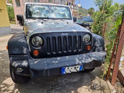 Grigio Usata 2010 Jeep Wrangler Unlimited Sahara SUV | 30.000 € (Molto cara)