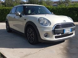 Bianco Usata 2015 Mini One D Due volumi | 13.000 € (Molto cara)