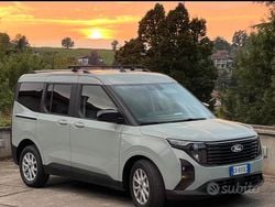 Verde Usata 2024 Ford Tourneo Courier Monovolume | 17.500 €